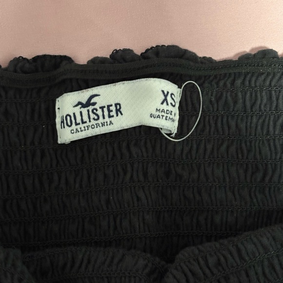 Hollister- Off the shoulder black top - Picture 3 of 3